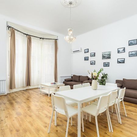 Real Apartments Lovag Budapeşte Dış mekan fotoğraf