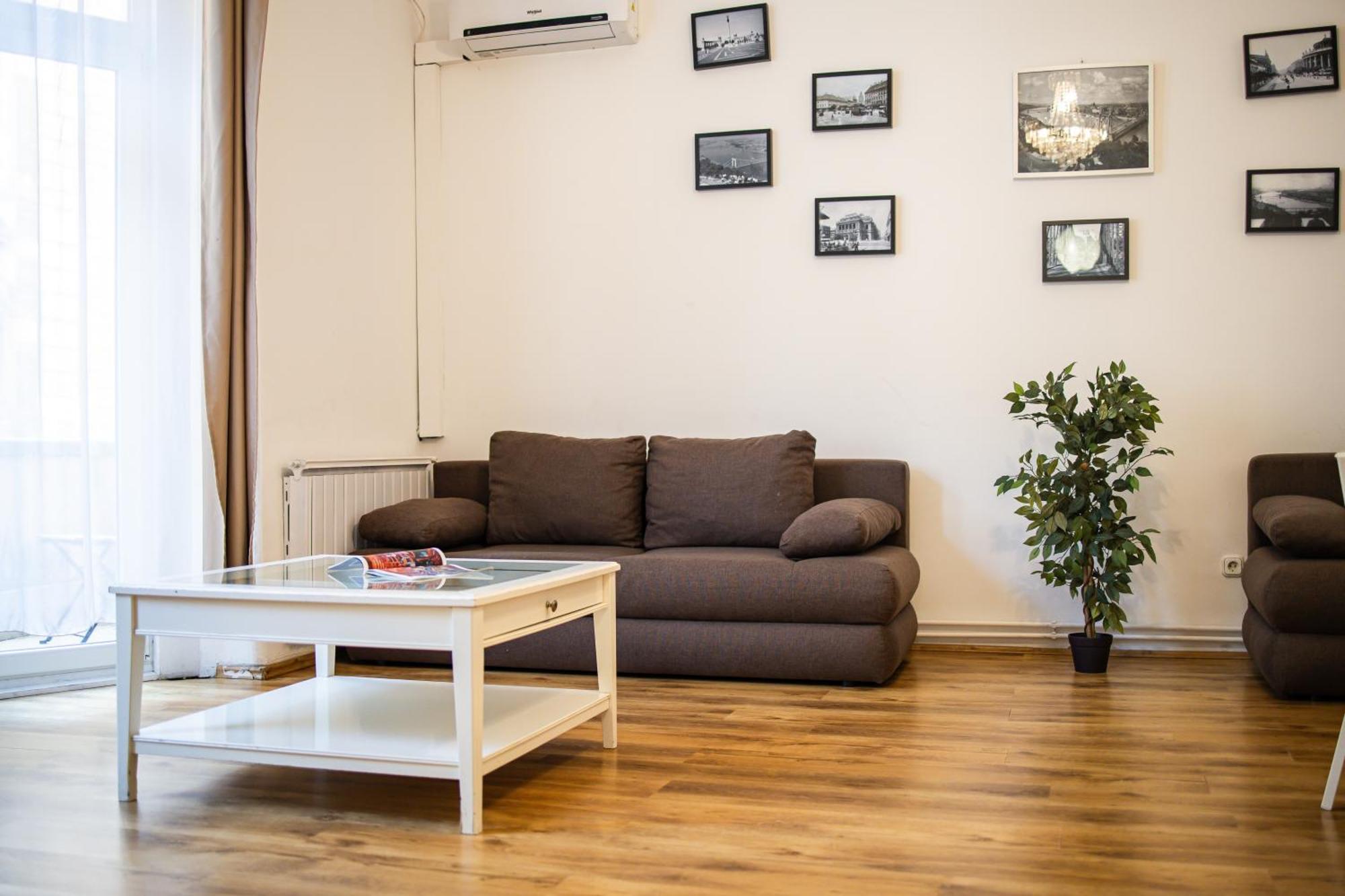 Real Apartments Lovag Budapeşte Dış mekan fotoğraf