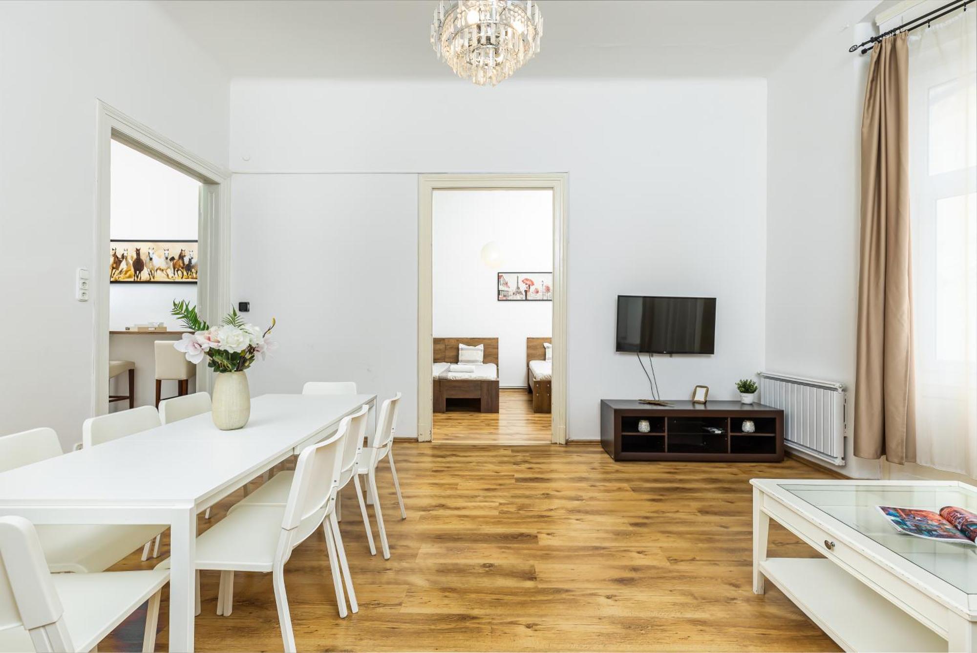 Real Apartments Lovag Budapeşte Dış mekan fotoğraf