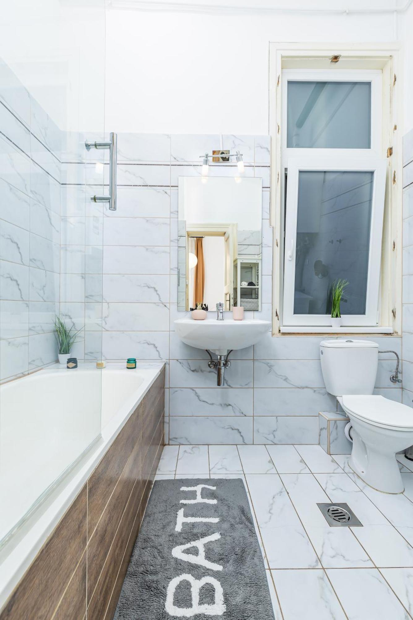 Real Apartments Lovag Budapeşte Dış mekan fotoğraf