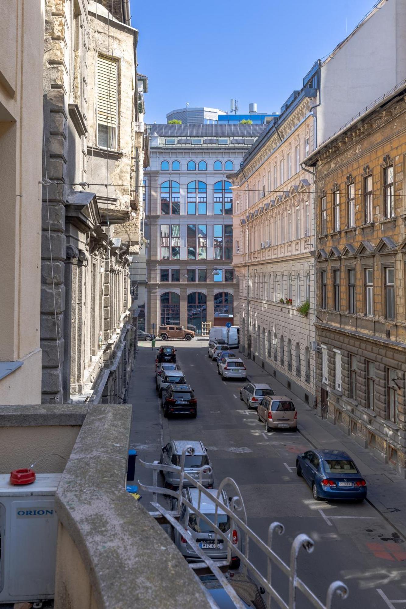 Real Apartments Lovag Budapeşte Dış mekan fotoğraf
